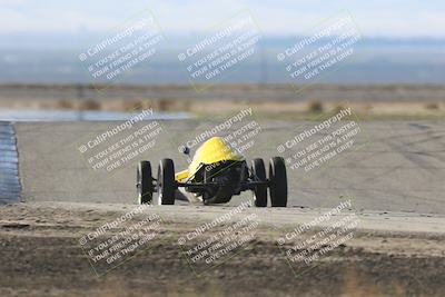 media/Oct-26-2025-CalClub SCCA (Sun) [[8ce1e69566]]/Group 6/Grapevine/